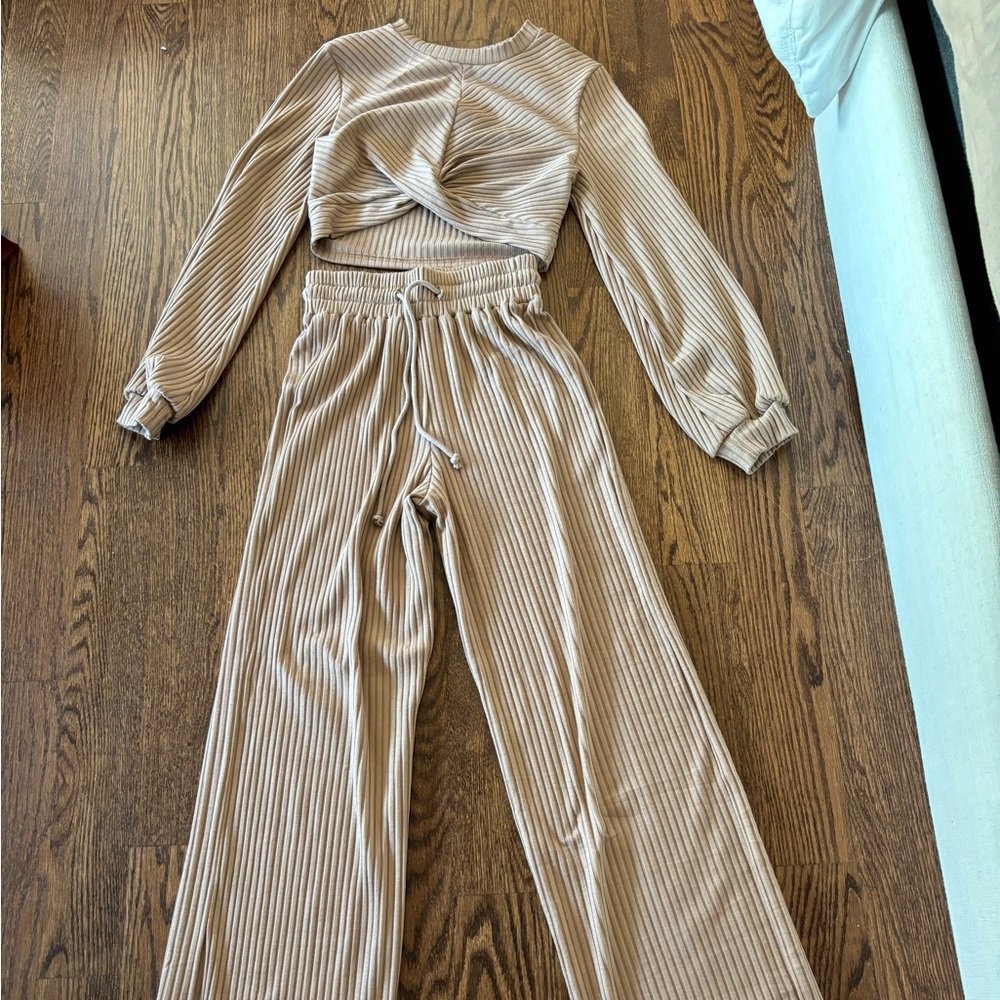 Melrose with Love Beige Matching Set